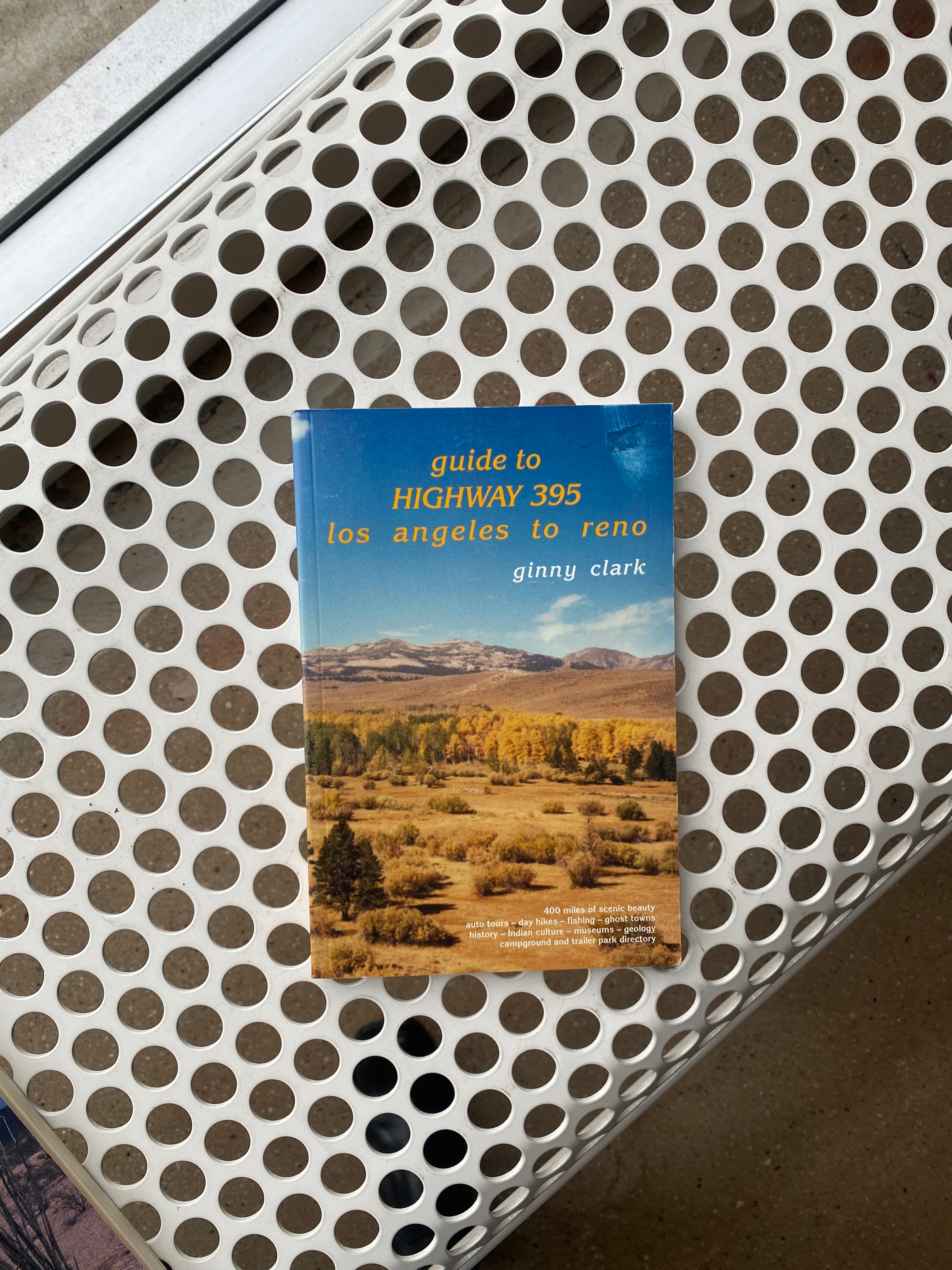 Guide to Highway 395: Los Angeles to Reno by Ginny Clark (Western Trails Trade)