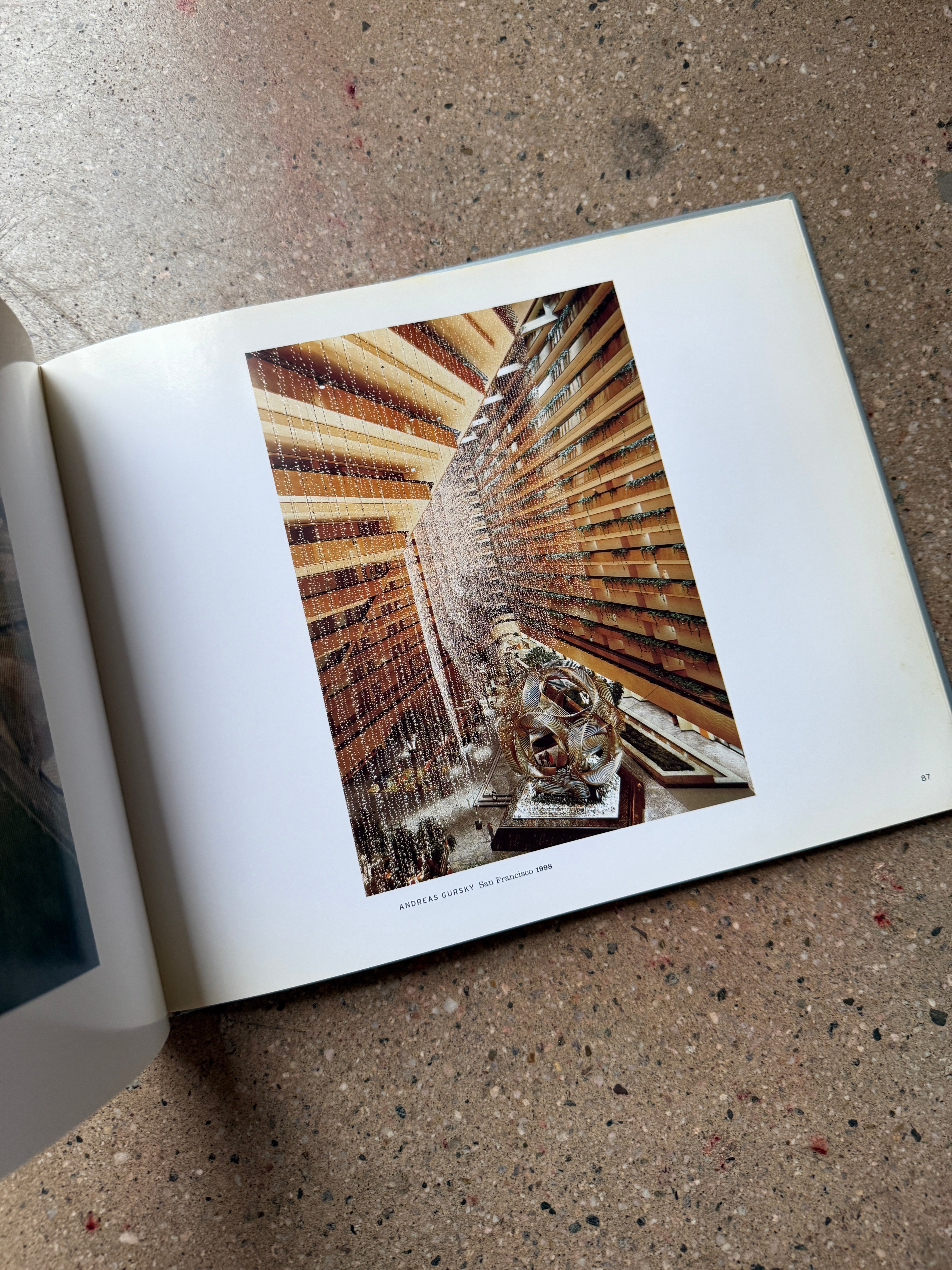 DEMAND GURSKY RUSCHA：GROSSE ILLUSIONEN Grosse Illusionen: Thomas Demand, Andreas Gursky, Ed Ruscha German