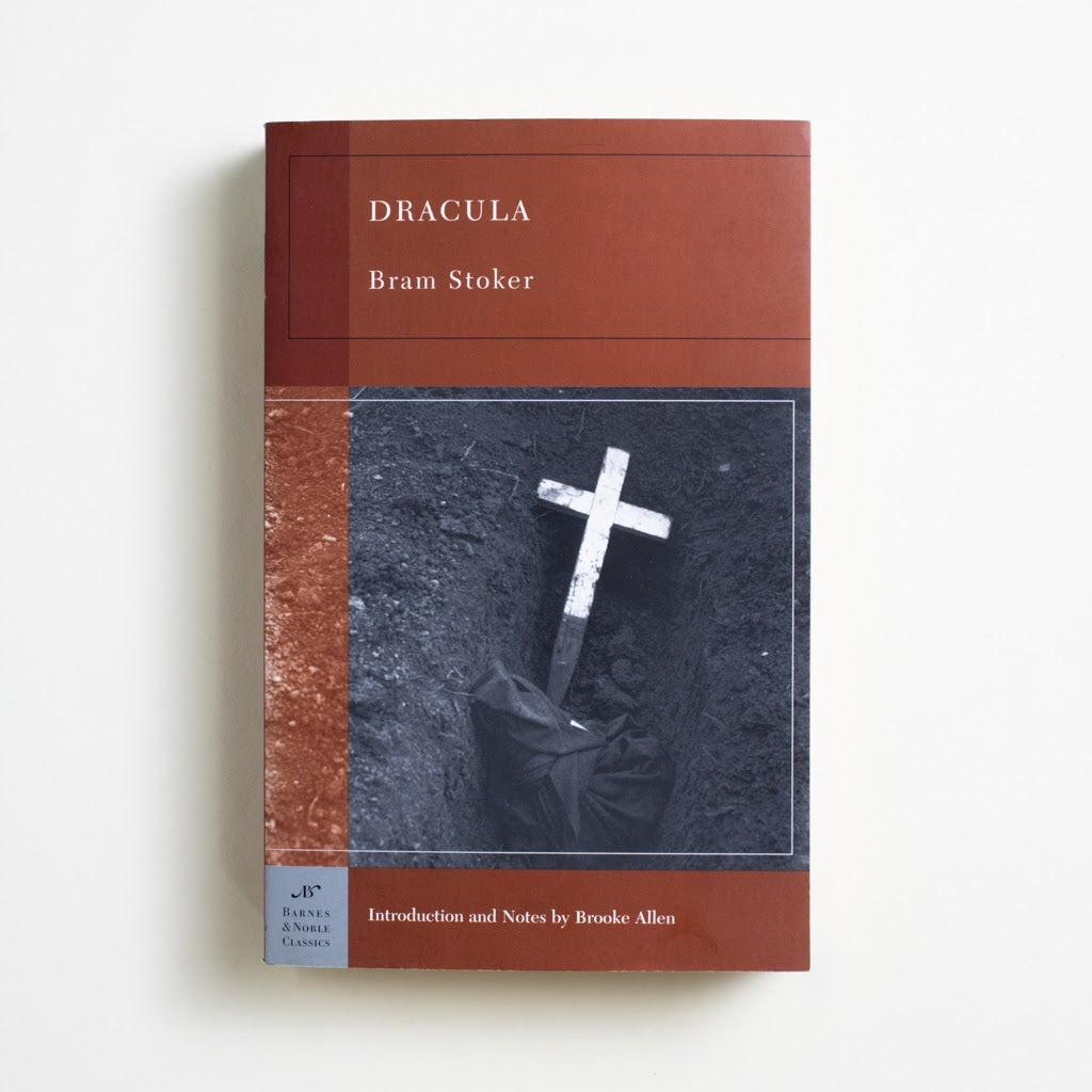 Dracula (Trade) by Bram Stoker, Barnes and Noble Books, Trade Softcover from A GOOD USED BOOK. A book beloved by Arthur Conan Doyle and one 
often compared to Mary Shelley's "Frankenstein," 
this Victorian classic will haunt the canon forever. 2004 20th Printing Classics readingbrb